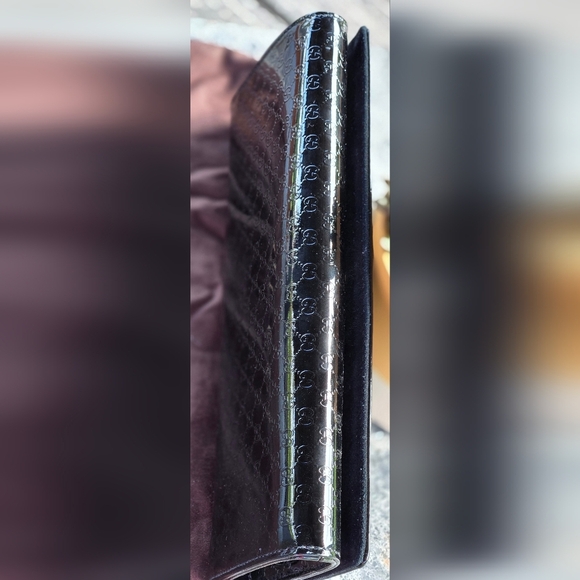 Gucci Microguccissima Patent Leather Clutch - Picture 6 of 15